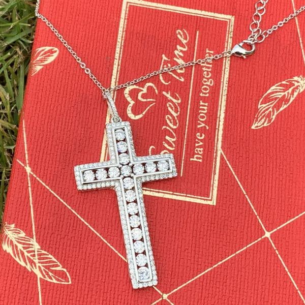 Unique Sterg Sier Cross Pendant Topaz Dia Necklace for Women