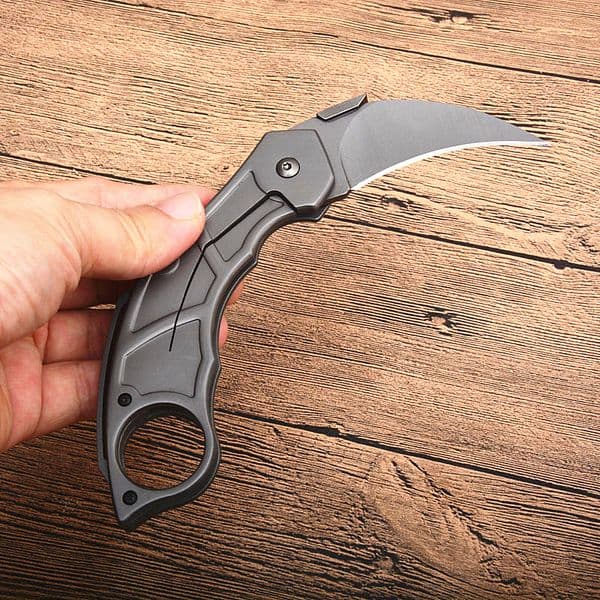 Special Offer Karambit Folding Blade Claw folding knife Knife 440C Titanium Coated Blades Steel Handle Outdoor Survival Tactical Folding Knives
