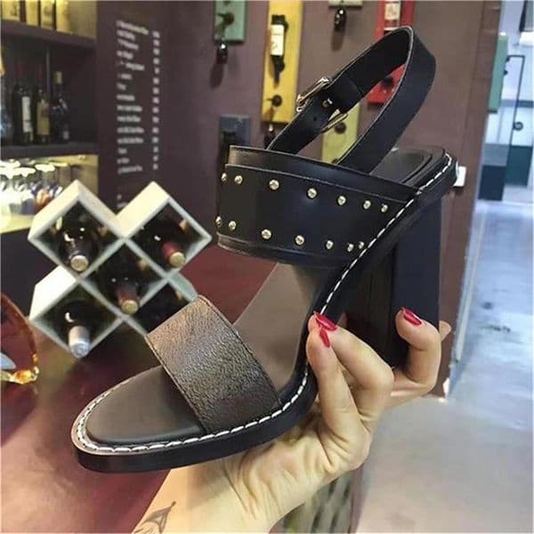 2020 Arrivals Luxury Women Sandal Thrill Heels 9.5cm Women Unique Designer Pointed toe Dress Wedding Shoes Sexy shoes Letters heel Sandals