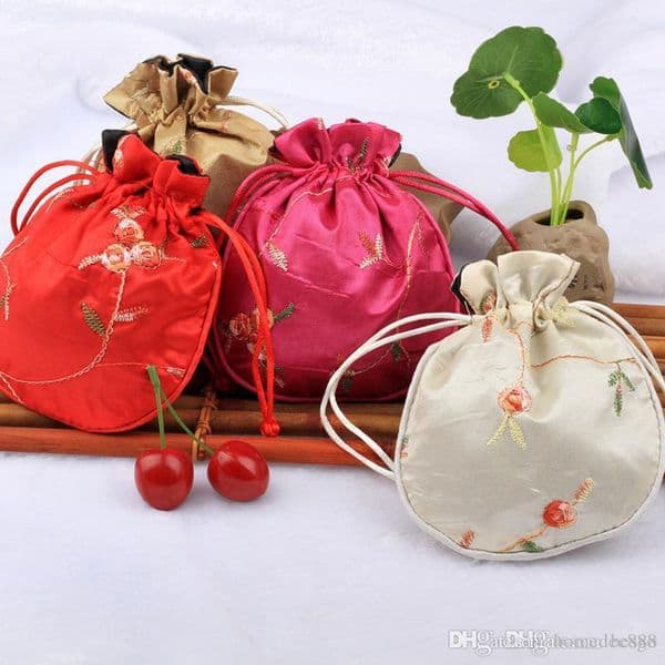 Wholesale Delicate Durable Embroidered Storage Bag Portable Rounded Drawstring Embroidery Pouch Jewelry Silver Beaded Storage Bag