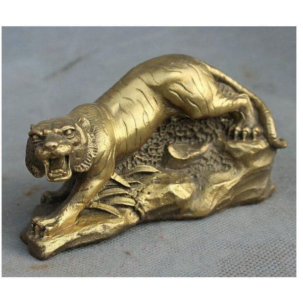 Chinese Bronze Feng shui Folk Animal Zodiac Year Tiger Statue Sculpture.