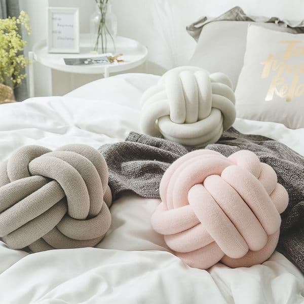 Luxury Designer Fowecelt Round Plush Knot Decorative Pillows For The Living Room Office Home Decor Sofa Chair Cushions Baby Sleeping Hug 220309 h Free Shipping