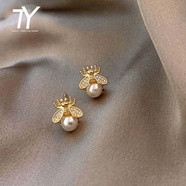 simple and luxurious Pearl Womans Earrings Fashion design sense bee insect Earrings Korean women jewelry sexy Earring