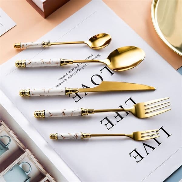 5pcs Nordic Cutlery Set Marbled Knife Fork Spoon Set Golden Coffee Spoon Fruit Fork Kitchen Western Tableware Dining Table Set 210317