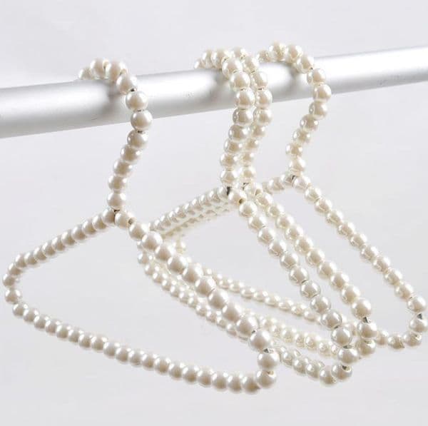 Elegant Plastic Pearl Baby Clothes Hangers Racks Child Drying Hanger For Kid Clothing Store Supplies Wholesale