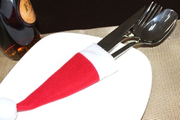 Wholesale- 2017 Cute Little Christmas Hat Sliverware Tableware Bags Dining Restaurant Table Decoration Knife Fork Pockets 8PCS