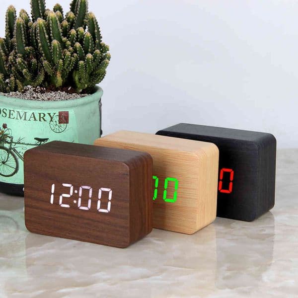 LED Wooden Clock Digital Alarm Clocks Desktop Table Clocks Electronic Voice Control Temperature Display Despertador Home Decor 211111