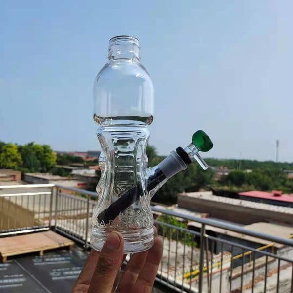 New Released 10 Inch Glass Bongs Water Pipe Gatorade Drinking Bottle Bong Tobacco Smoking Tube Ash Catcher Heady Recycler Bubbler Pipes