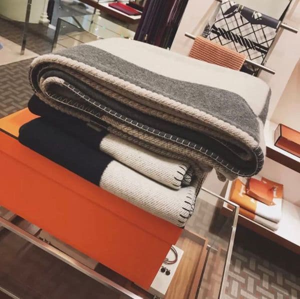 Blankets 130*170cm Letter Cashmere Blanket Crochet Soft Wool Shawl Portable Warm Plaid Sofa Travel Fleece Knitted Throw Cape Blankets 14 Colors