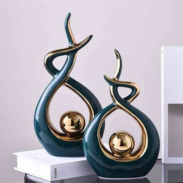Home Decor Abstract Sculpture Figurines for Interior Living Room Decoration Office Desk Accessories Modern Art Christmas Gifts 210924