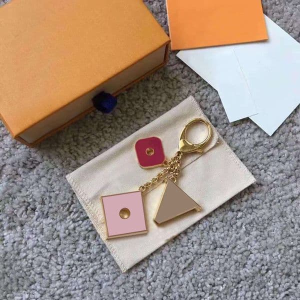 Key Buckle Car Keychain Handmade Classic Keychains Man Woman Fashion Necklace Bag Pendant Accessories 6 Color Box need extra cost