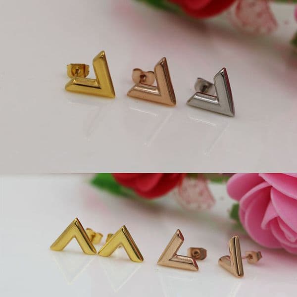 Cute Size Stainless Steel Fashion Studs Silver Rose Gold Earring Women Designers Earings V Letter High Polished Classic Jewelry Wholesale