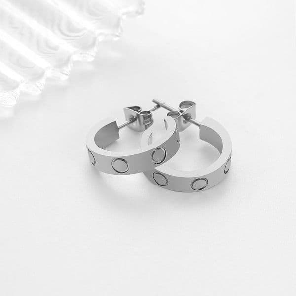 High Edition Ear Cuff Charms Love Earrings for Women Girls Ladies Stud Piercing Engraved Logo Titanium Steel Gift Designer Jewelry