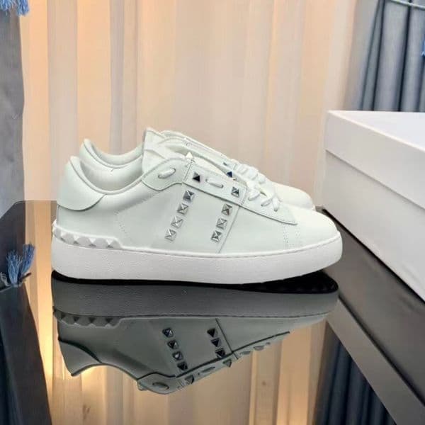 Genuine Shoes Designer Valentine Bag Patchwork Trendy Sneakers Punk Rivets Low Men Women Leather Skateboard Studded Flat