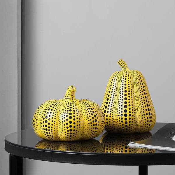 Yayoi Kusama Wave Point Pumpk Abstract Statue Ornaments Room Decor Resin Figurine Desk Adornment Home Decoration Modern 220628