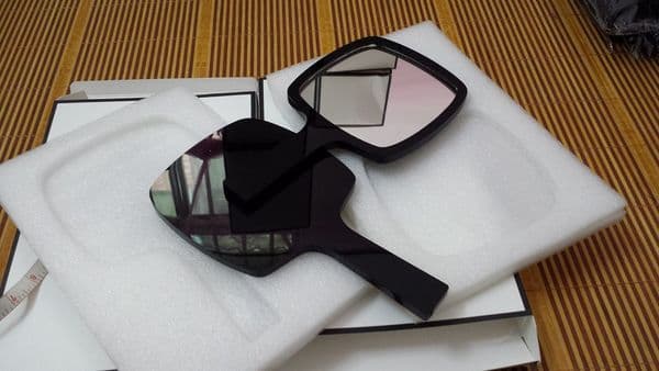 Luxury Black Acrylic Excellent Women's Personal Makeup Cosmetic Handheld Mirror With Box Perfect VIP Gift