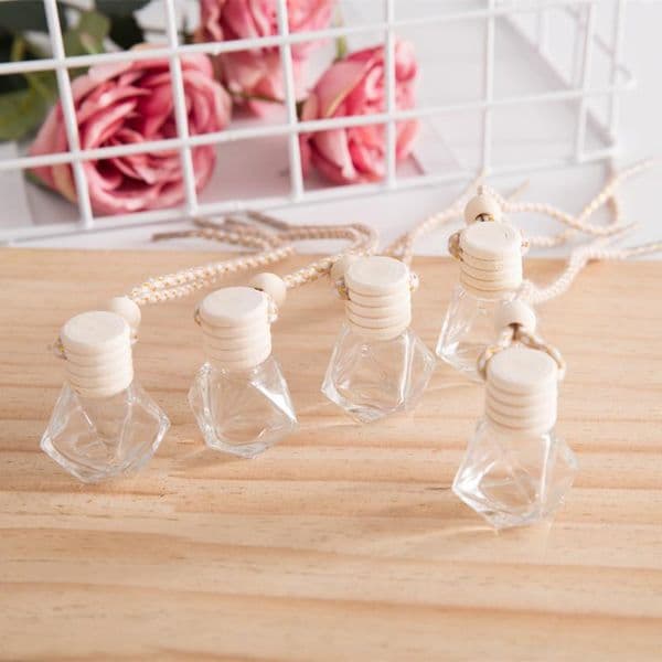 wholesale 100PCS Diamond Wooden Cap Plastic Tip Perfume Fragrance Bottles 8ml Empty Car Diffuser Glass Container DHL