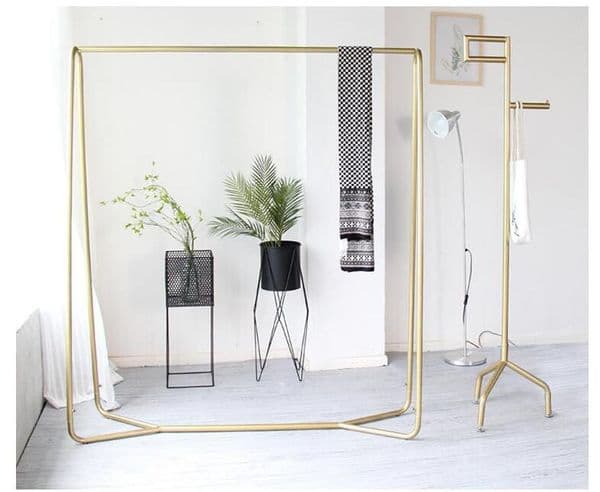 Landing coat hanger Bedroom Furniture Golden Hat Frame Individual clothing display rack wedding dress shop side hanging cloth Island racks
