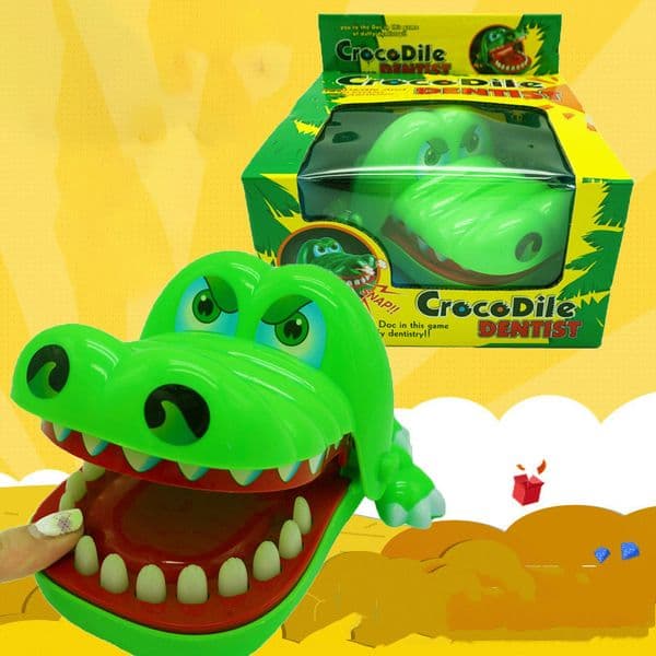 Creative Practical Jokes Mouth Tooth Alligator Hand Children's Toys Crocodile Game Classic Biting Finger Family Games VT0103
