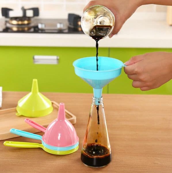 Food Grade Funnel Portable Plastic Multi Function Long Handle Liquid Funnels Home Kitchen Tool Pure Color LX1509