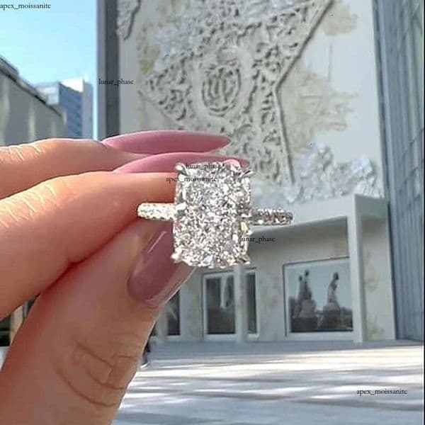 2024 Popular Gorgeous For Women Sparkling Luxury Jewelry 925 Sterling Silver Lagre Cushion Shape 5A Zircon CZ Diamond Elegant Party Female Wedding GRA Ring Gift