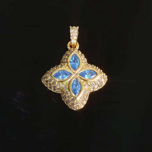 Luxurious Full VVS Moissanite Four-leaf Clover Pendant GRA Hip-hop Pearlescent Jewelry Gold-plated Necklace