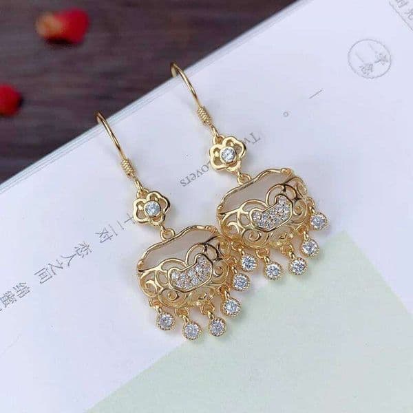 Designer's Original Shiny Chinese Style Ruyi Tassels Natural chalcedony Earrings for Women Classic Elegant Eardrops Jewelry
