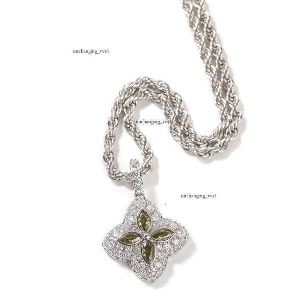 Fashion Jewelry Gold-Plated Lucky Four-Leaf 18K Pendant VVS Moissanite Diamond Clover Men's Necklace