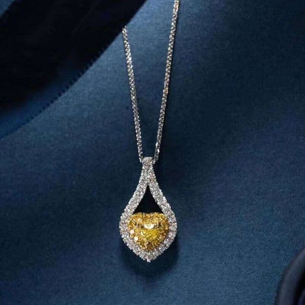 Dazzling yellow gemstone heart-shaped necklace women's hollow out diamond inlaid droplet shaped pendant clavicle chain jewelry