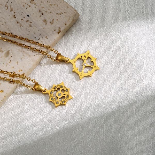 Exquisite Stainless Steel Necklace Couple Light Luxury Pendant Niche Design Sweater Simple Personality Collarbone Chain