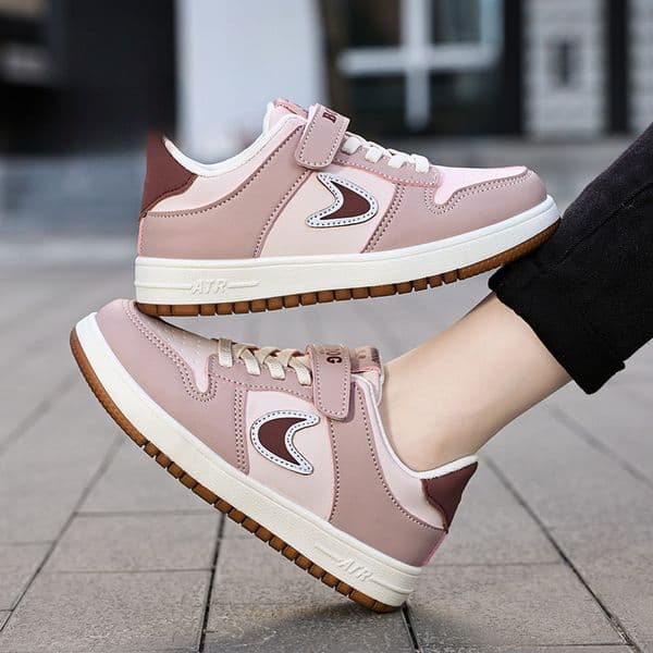 New children's board shoes, girls' shoes, boys' leather shoes, autumn and winter sports shoes, new styles for middle and high school students, casual children