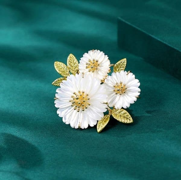 Small Daisy Brooch Korean Style Fresh Fashion New Trend Creative Floral Clothing Pin Sweater Accessory For Women