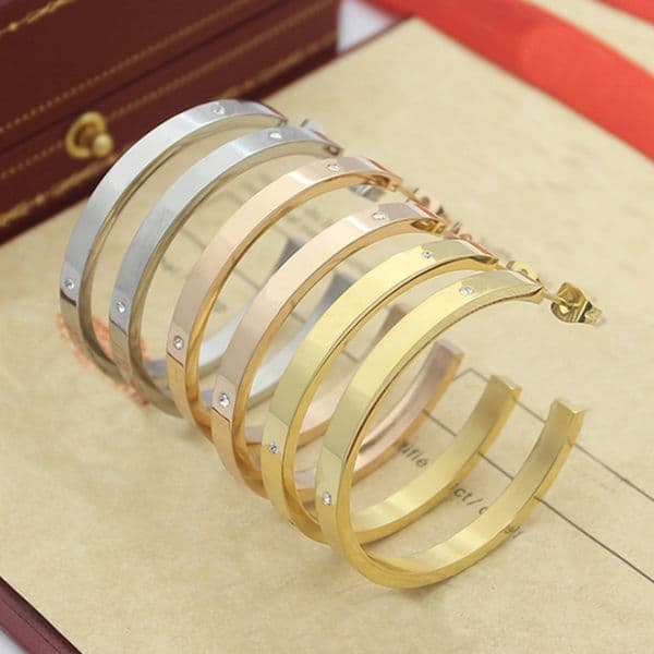 Brand Classic Hoop Earrings Fashion New Love Earrings High quality Stainless Steel Designer Earrings for Women Jewelry Christmas Gifts
