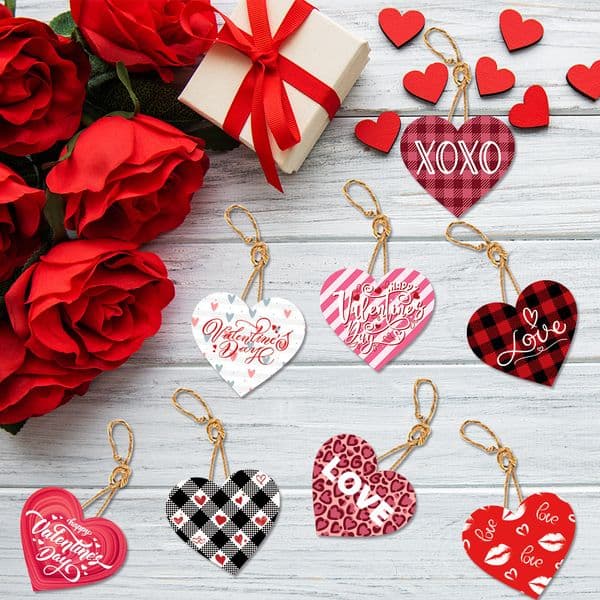 12pcs Valentine's Day Hanging Ornaments Heart-shaped Pink Cards Plaid/Letter/Lip Print Designs For Valentine/Dates/Weddings/Anniversaries Party Romantic Decor DIY