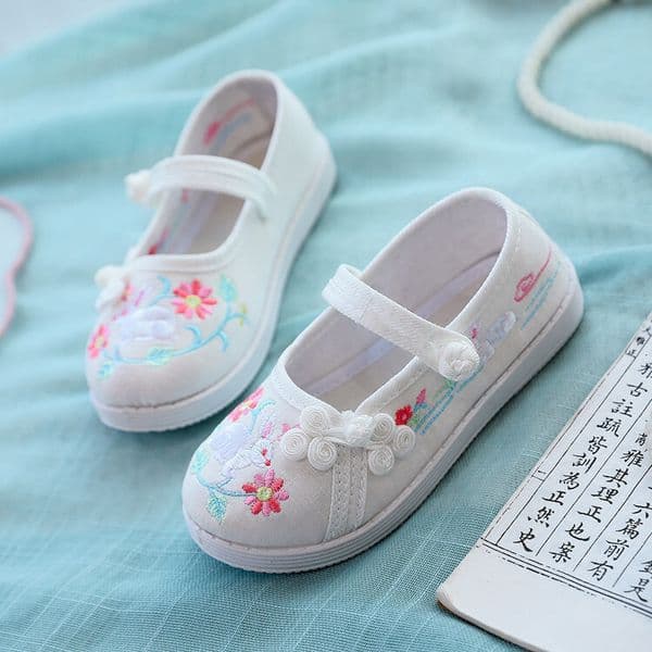 Ddmysports Girls Embroidered Spring New Children S Hanfu Baby Traditional Costume Performance Old Beijing Cloth Shoes Outdoor Shoes