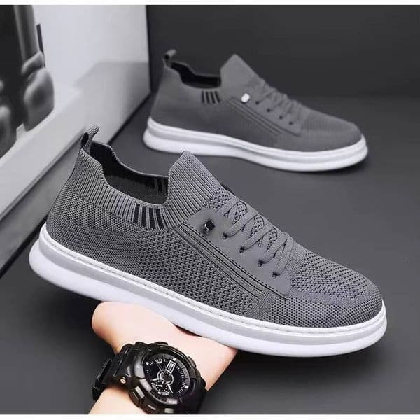 New Spring Mesh Toe Slip-On Casual Men's Skateboard Shoes Trendy Fashion Versatile Breathable Durable Close-Fitting
