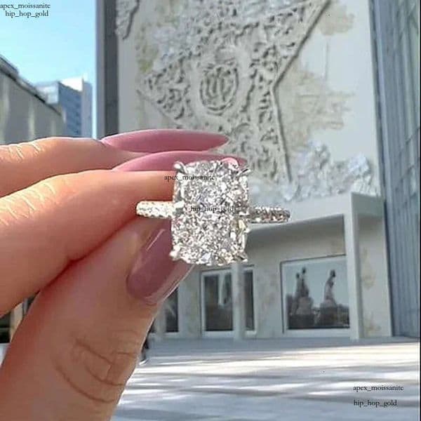 2024 Popular Gorgeous For Women Sparkling Luxury Jewelry 925 Sterling Silver Lagre Cushion Shape 5A Zircon CZ Diamond Elegant Party Female Wedding Ring Gift