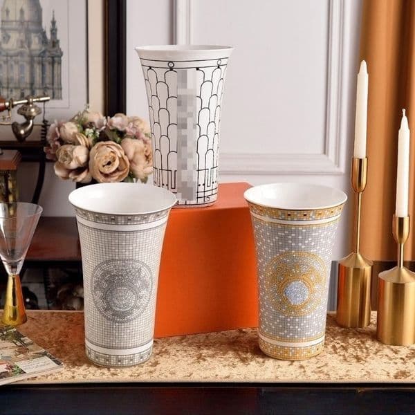 European Style Bone China Vase Living Room Entrance Decoration Luxury Vase Desk for Study Living Room Villa Model Room Home Decor