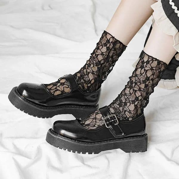 Women Kawaii Japanese Fashion Sock Retro Lace Floral Mesh Lolita Cute Socks Thin Middle Tube Girls Breathable Harajuku 260107BANJIA