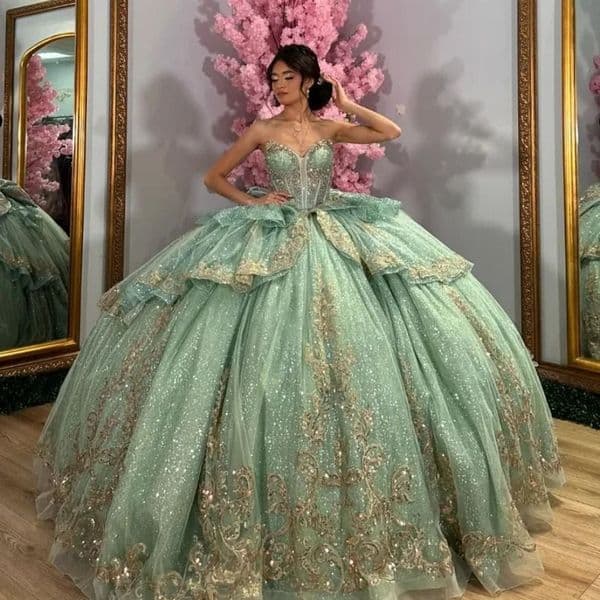 Sage Green Shiny Quinceanera Dresses 2026 Crystals Beading Gold Applique Lace Bow Tull Vestidos De 15 Anos Birthday Party Corset Sweet 16 Dress