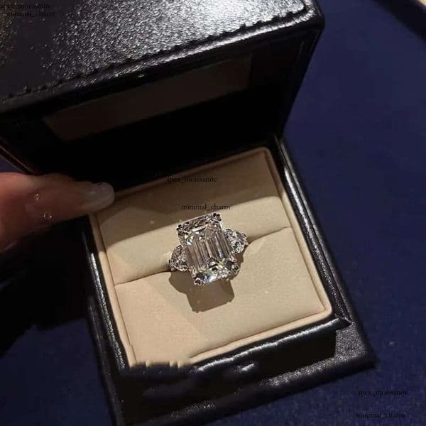 4CT Moissanite Diamond Wedding Rings Luxury Jewelry Stunning Real 100% 925 Sterling Silver Emerald Cut Gemstones Party Eternity Women Bridal Ring For Lover Gift
