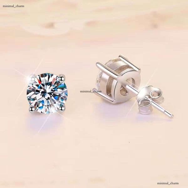 Manufacturers Wholesale Prices Classic 2CT VVS Moissanite Four Claw VVs1 Moissanite S925 Sterling Silver Stud Earrings