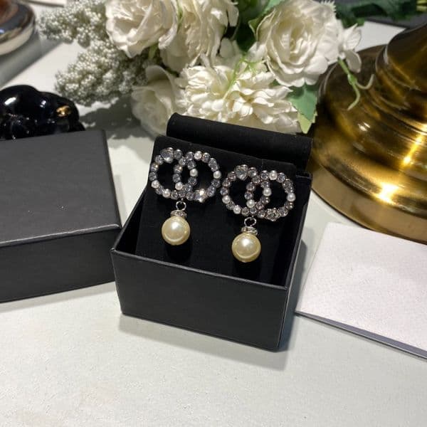 Crystal - Encrusted Logo Pink Stone Drop Earring Elegant Detail, Glamorous for Daily or Sophisticated Ear Styling, High - Quality Accessor