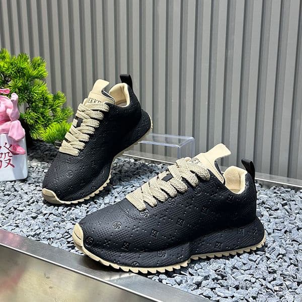 Fashionable and versatile soft sole comfortable men's casual shoes 2026s new design embossed light luxury lightweight sports shoes size 39-44 Free Shipping