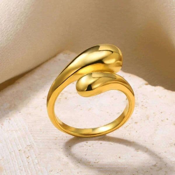 Chunky Stainless Steel Hug Hands Rings For Women Men Gold Color Geometric Vintage Wedding Ring Jewelry Party Gift 2024 Bague