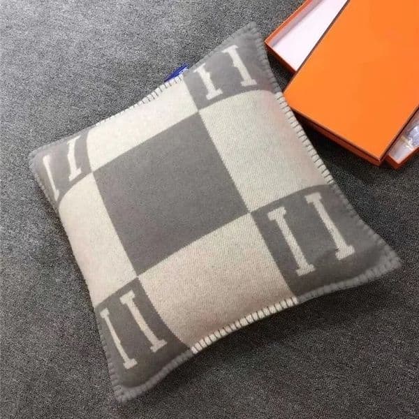 Light Luxury Pillow, Nap Sofa Cushion, Car Waist Protection Backrest Cushion, Wool Knitted Pillow
