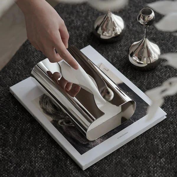 INS Stainless Steel Tissue Box Living Room Tissue Holder Desktop Silver Plated Napkin Storage Box Simple Home Decor 260108