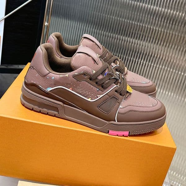 Retro brown womens sneakers fashion new designer men low top shoes round toe lace up casual flat shoes floral pattern decoration leather upper TPU rubber outsole