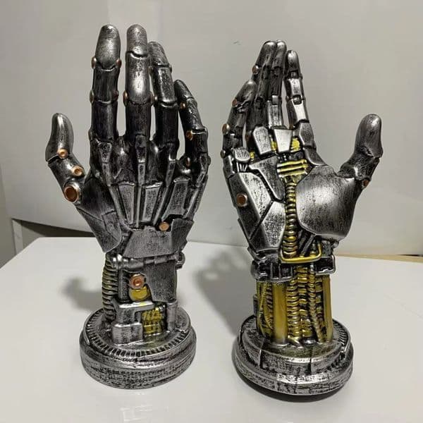 Creative Games Controller Desktop Headphone Stand Cyberpunk Mechanical Arm Simulated Robot Hand Sculpture Stautes Decoration 260106