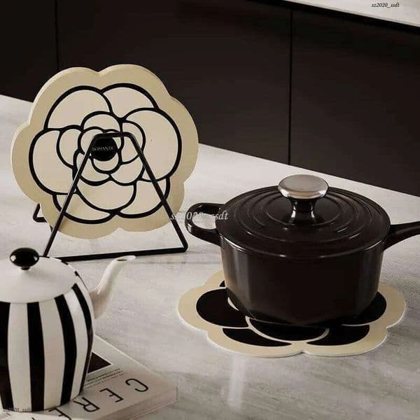 PU leather beverage coaster, black camellia, heat-resistant placemat, environmentally friendly, French coffee table, coffee table, desktop home decoration